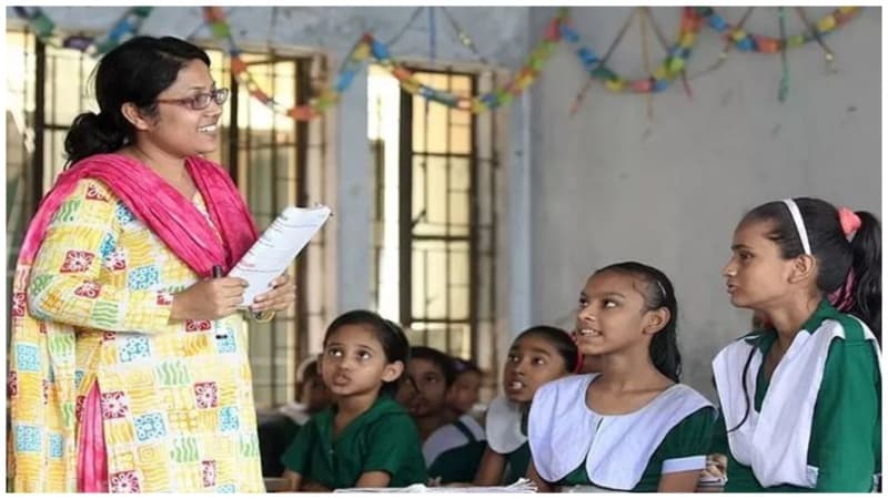 ৫০ জনের কম শিক্ষার্থী থাকা স্কুল পাশের স্কুলের সঙ্গে একীভূত হবে