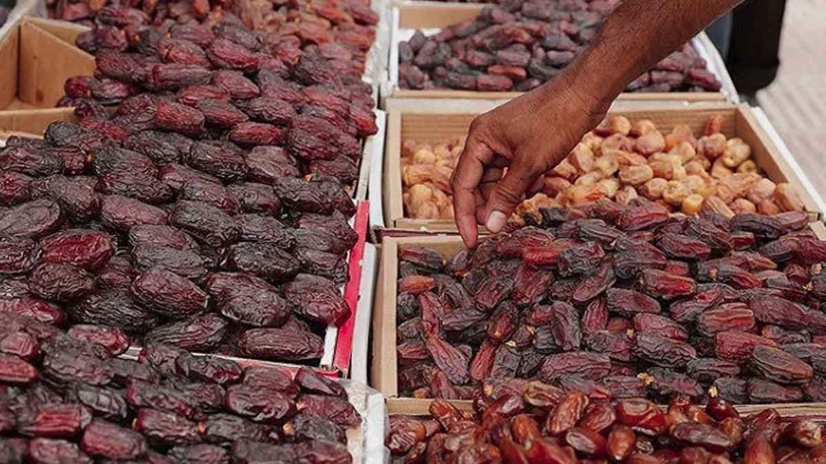 Govt cuts date import duty by 40 percent ahead of Ramadan