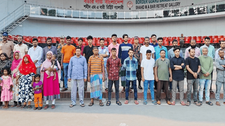 33 Bangladeshi return home after jail term in India