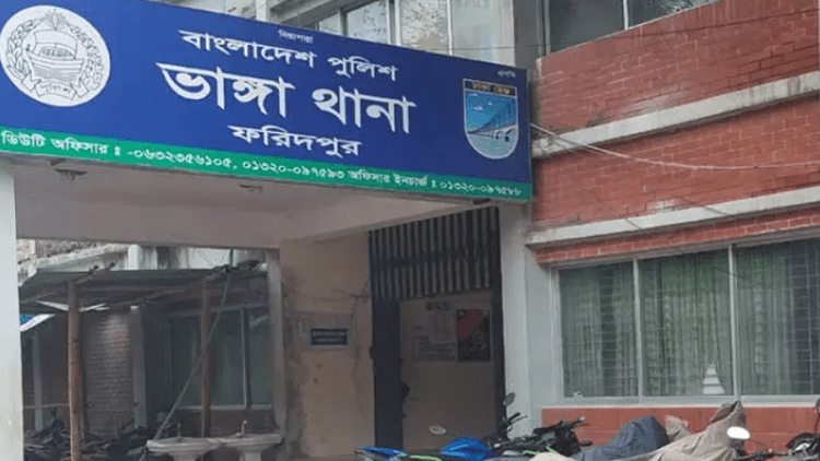 3 killed in road crash in Faridpur