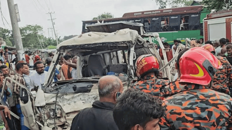 Three killed, seven cows dead in bus-pickup collision in Kishoreganj