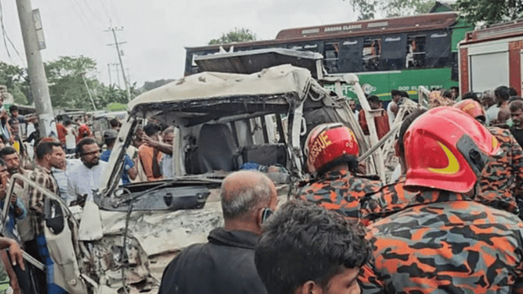 Three killed, seven cows dead in bus-pickup collision in Kishoreganj