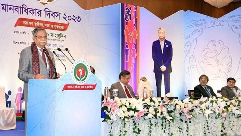 President urges global community to stand by oppressed people