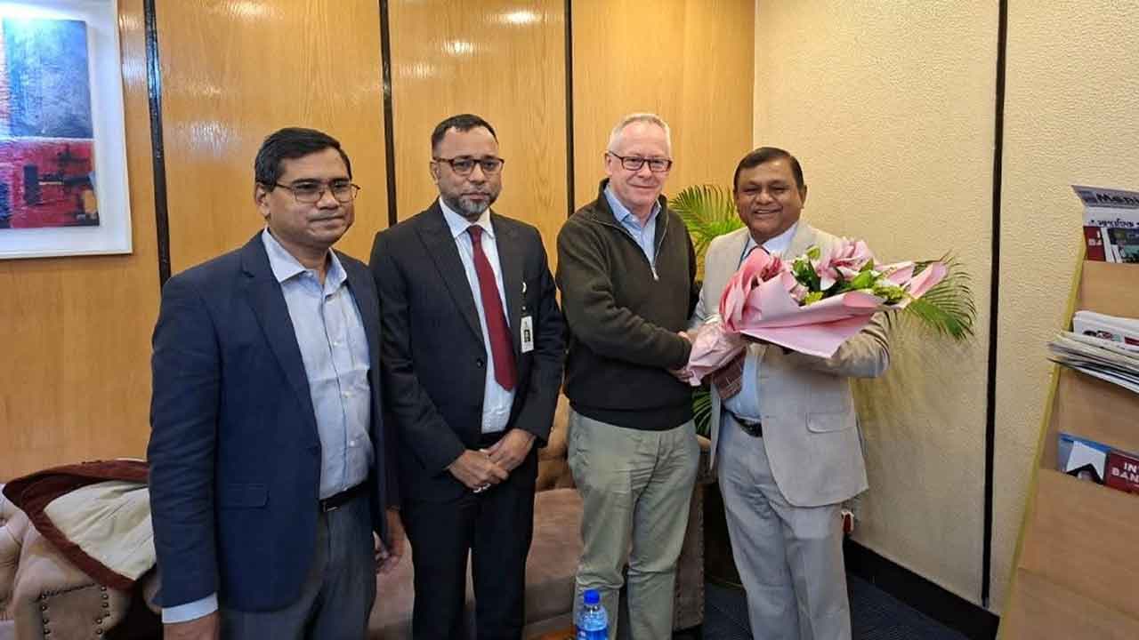 Khaleda Zia's treatment: UK expert team arrives at Evercare Hospital