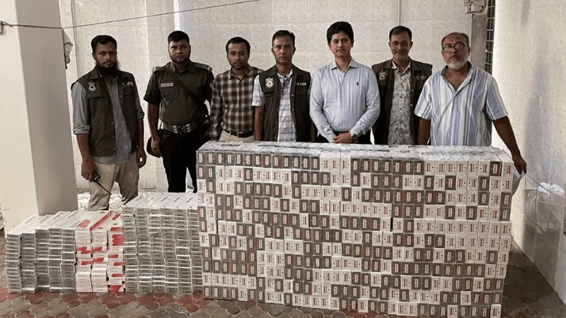 Illegal foreign cigarettes worth Tk 35 lakh seized in Mohammadpur