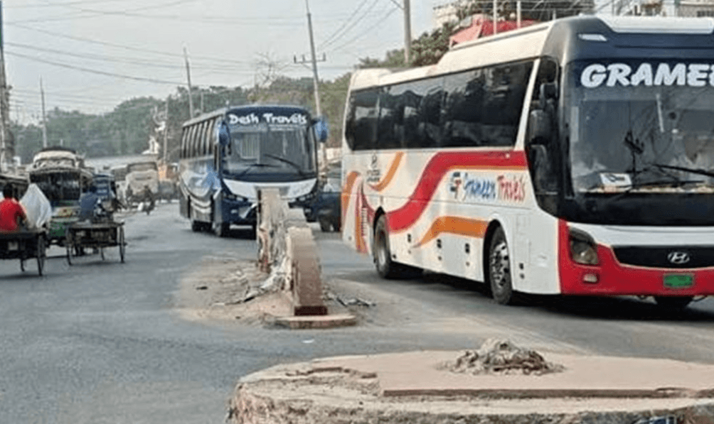 Bus services resume on all Rajshahi routes after 25-hour suspension