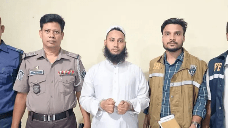 Imam flees with child after murdering wife in Munshiganj