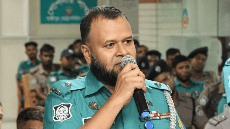 Police officer withdrawn over post on opposition's long march