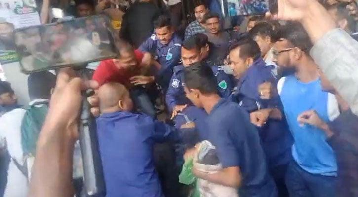 AL leader beaten up in police presence in Sylhet court