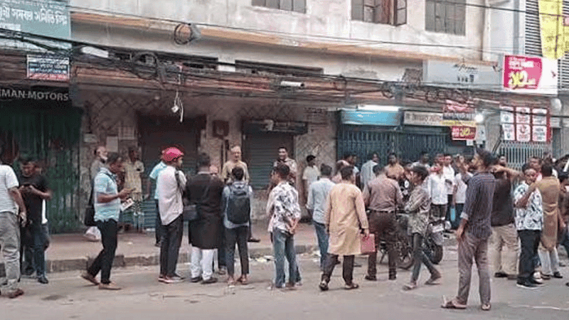 Shots fired at Dainik Bangla intersection, two injured