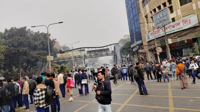 Farmgate blockade over Sakibul killing, traffic halted