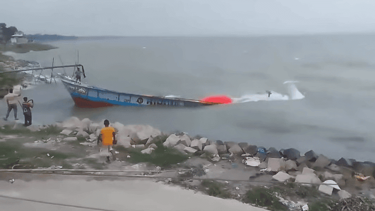 3 cement-laden trawlers sink in Padma due to storm