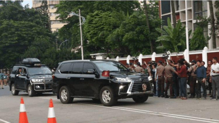 Newly elected President Mirza Fakhrul enters Bangabhaban