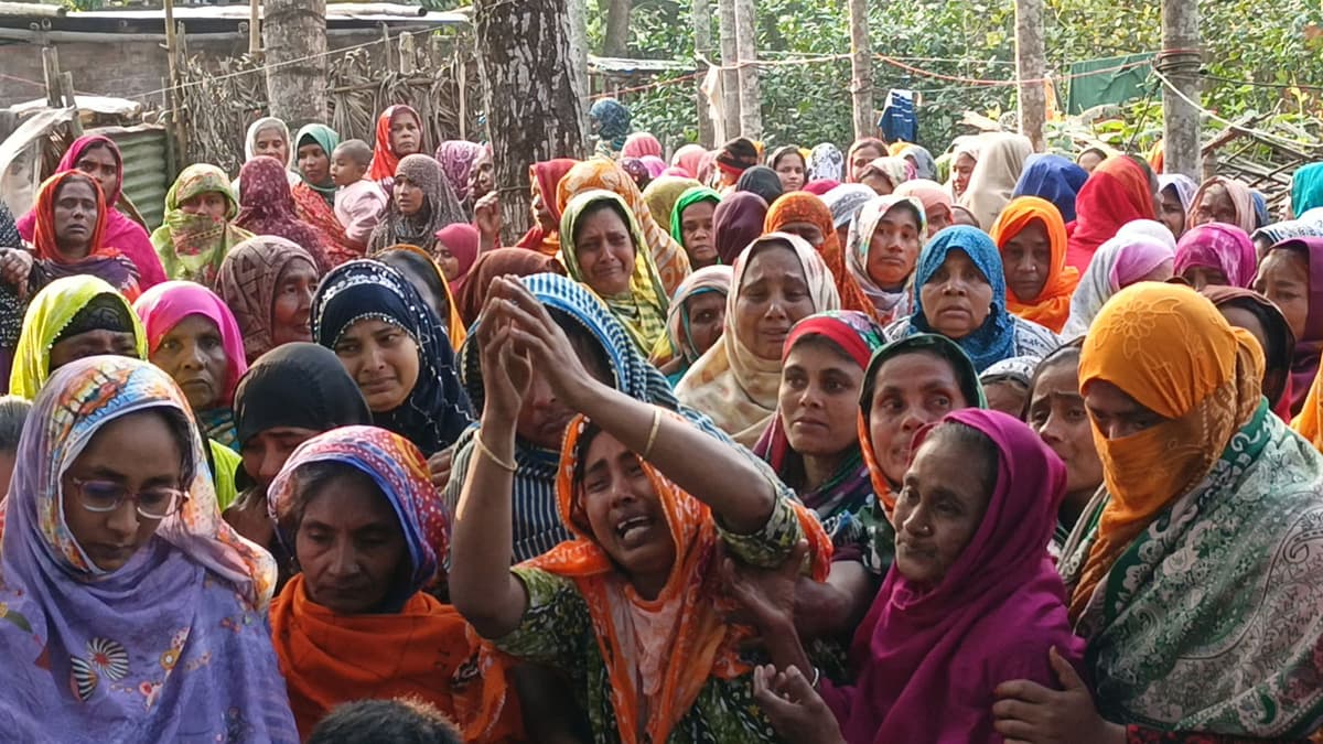 Severed leg of another found with body of truck crash fatality in Puthia