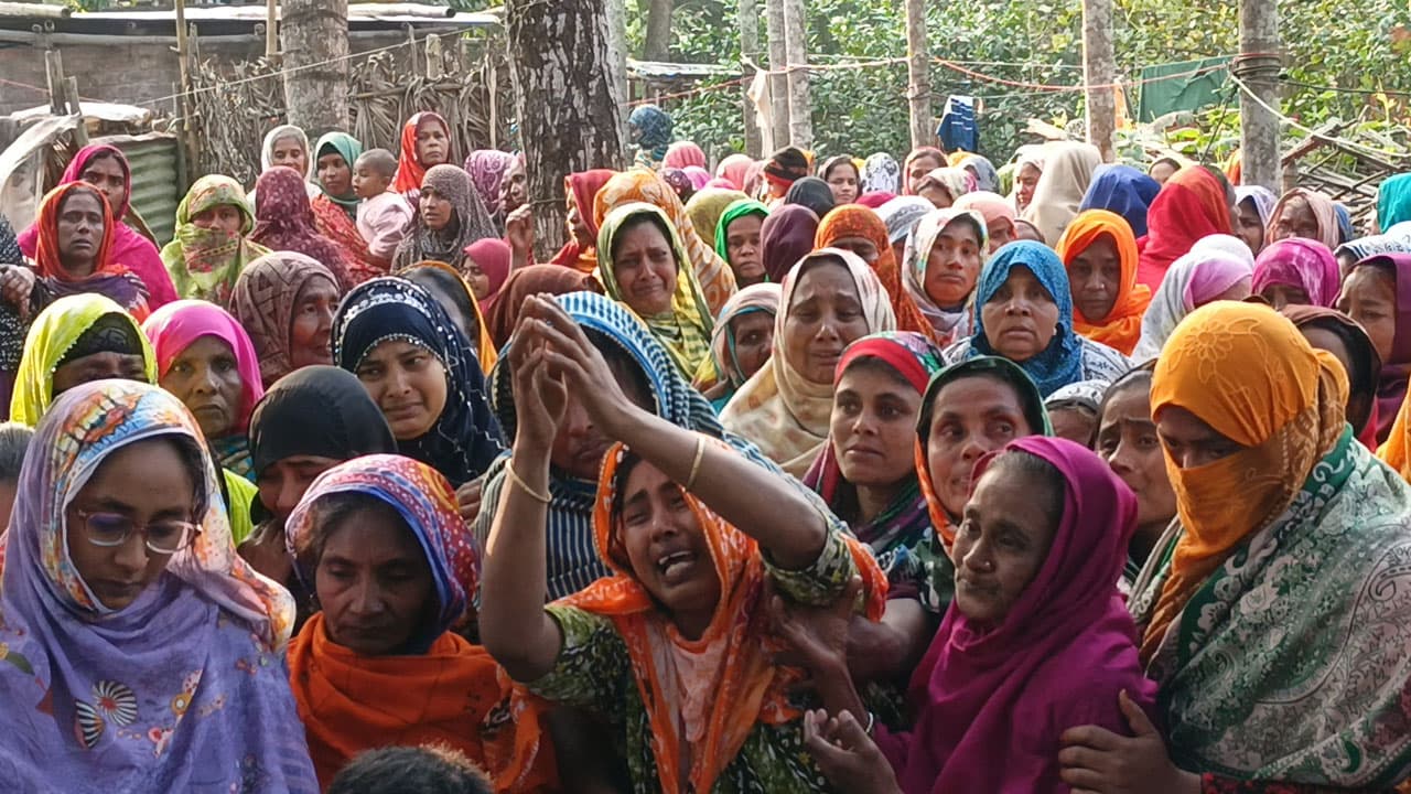 Severed leg of another found with body of truck crash fatality in Puthia