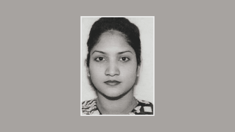 Teacher killed after being crushed by two buses in Dhaka