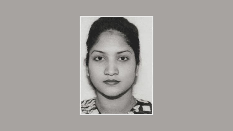 Teacher killed after being crushed by two buses in Dhaka