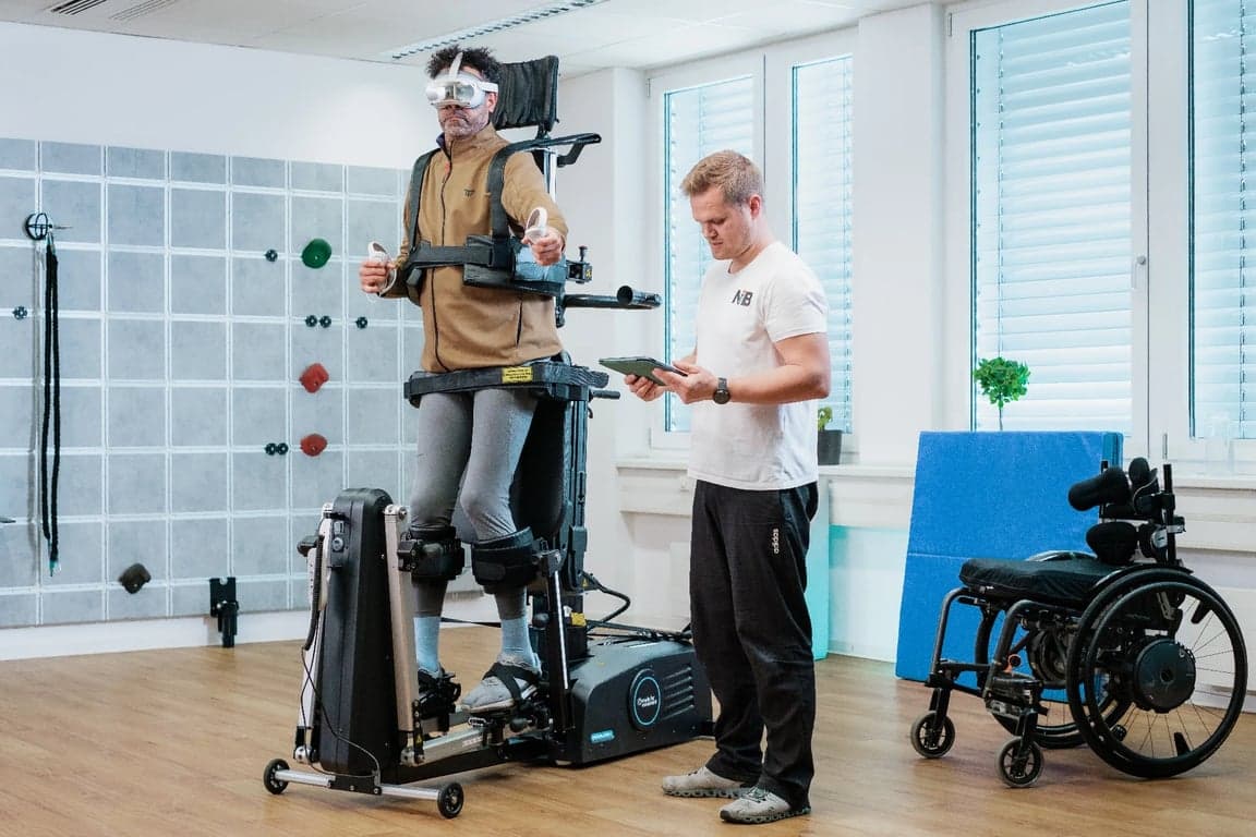 China to set up robotic physiotherapy centre in Bangladesh for July uprising injured