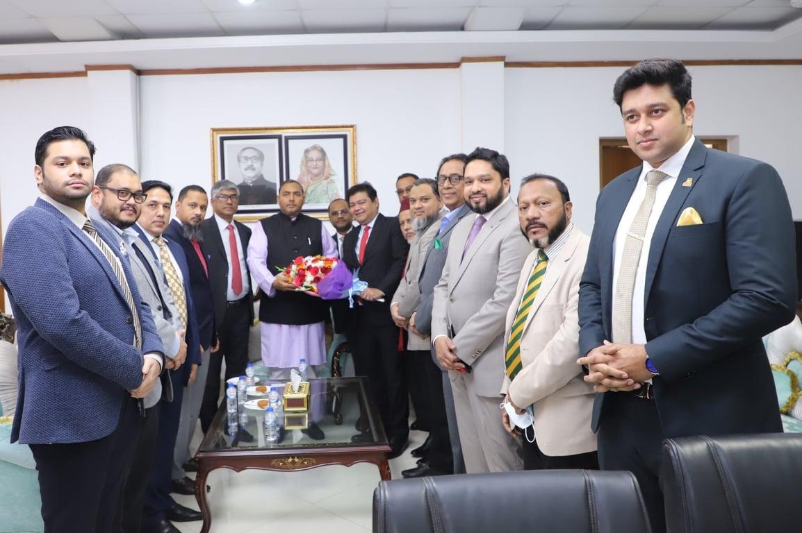 State Minister for Commerce sought cooperation of businessmen for market stabilization