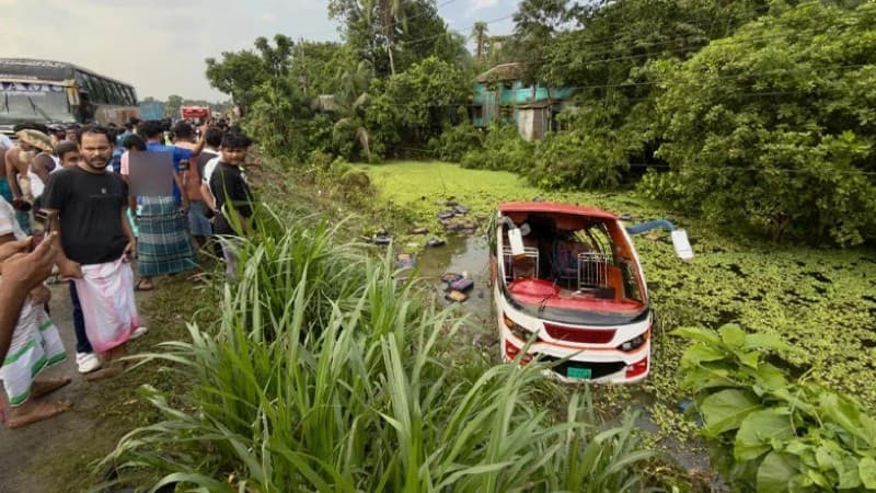 Passenger carrying bus falls into ditch in Bhanga, 20 injured
