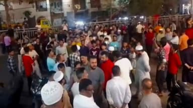 Locals besiege police station protesting extortion, mugging in Mohammadpur