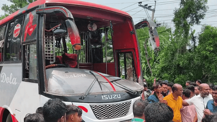 5 killed in motorcycle-bus collision in Gopalganj