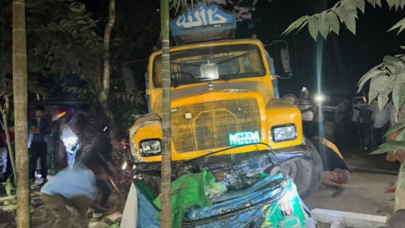 3 killed, 5 injured in truck-CNG-auto rickshaw collision in Cumilla