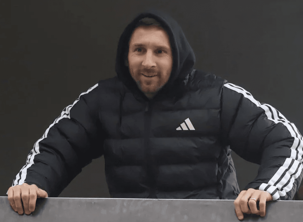 Messi surprises fans with first public appearance since WC final