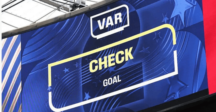 Referee awards Ghana goal against Croatia