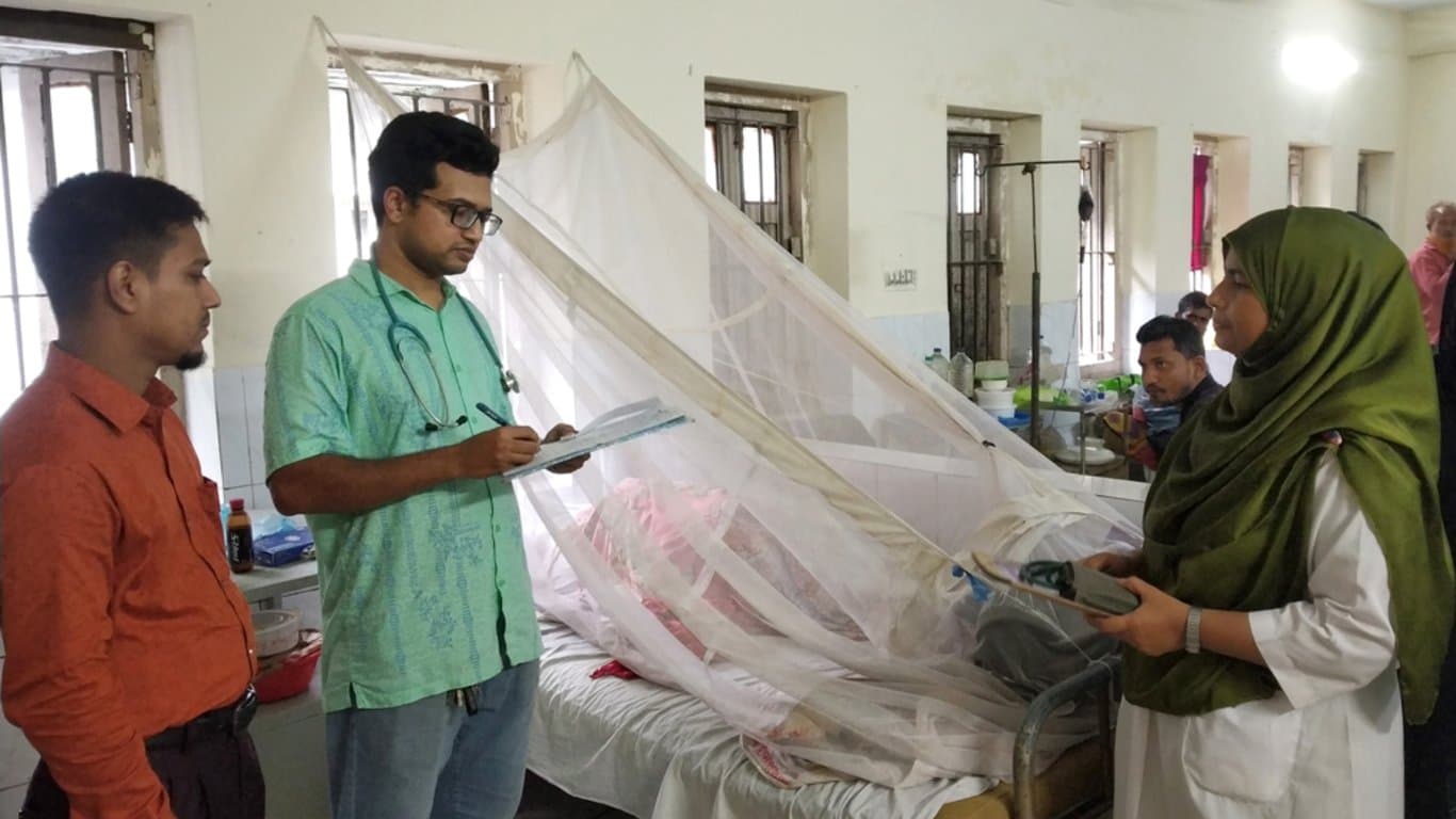 Three more die of dengue, 994 hospitalised