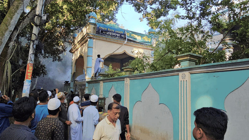 18 held over attack on ‘darbar sharif’ in Rajbari