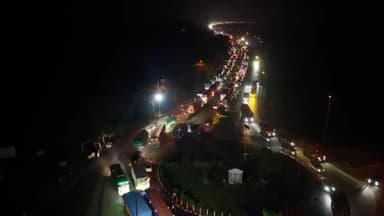One killed in Jamuna Bridge bus crash, traffic halted