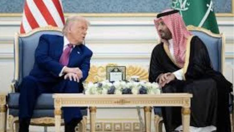 Trump signs $120bn deal with Qatar