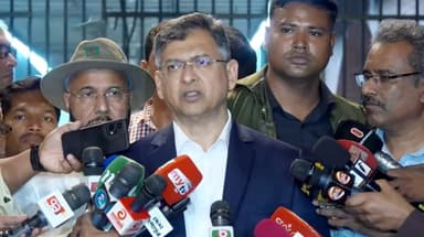 No cattle markets allowed on roads, highways: Home Minister