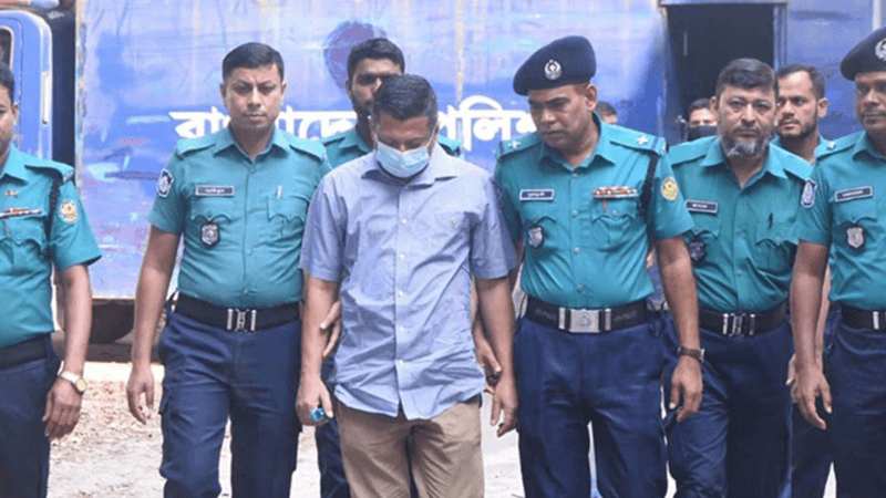 Former IGP Abdullah Al-Mamun enters tribunal