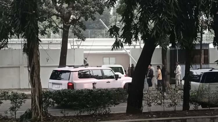 Dr Zubaida Rahman and Zaima Rahman arrive at Gulshan residence