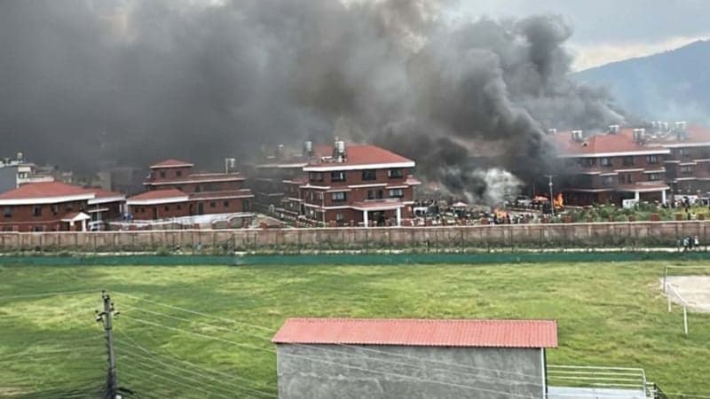 Nepal political leaders’ homes set on fire, army begins evacuation