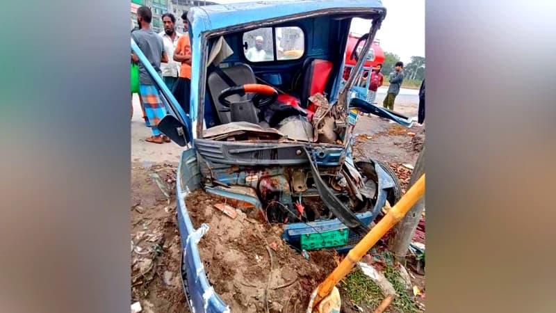 যাত্রাবাড়ীতে বাসের ধাক্কায় পিকআপের চালকসহ নিহত ২