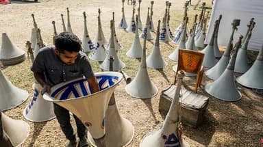 18 mikes, 5 coils of wire stolen from BNP Chattogram rally