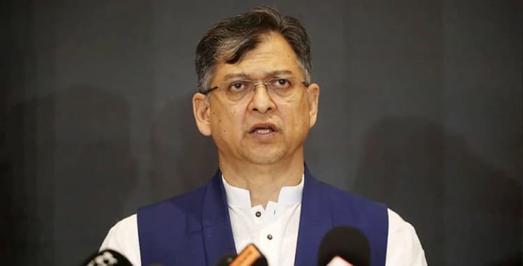 Unauthorised battery-run auto-rickshaws banned on Dhaka's main roads: Home Minister