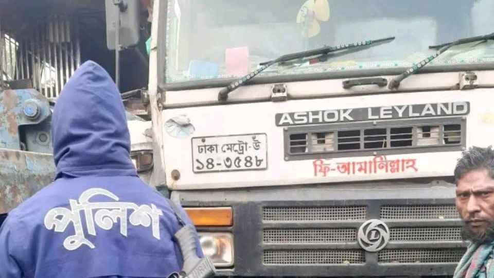 Four killed, 11 injured in separate road crash in Gaibandha