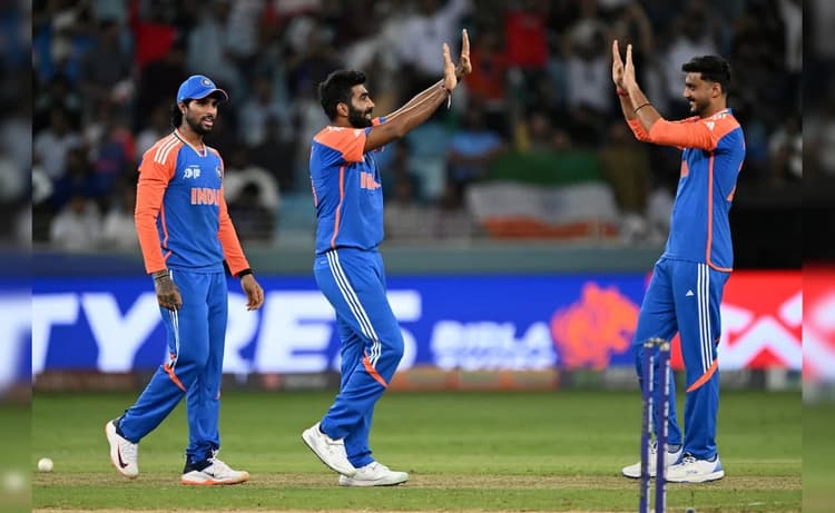 India beat Pakistan to secure Super Four spot in one-sided clash
