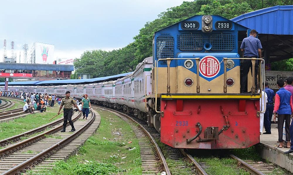 Protesters block Dhaka-Mymensingh rail line demanding permanent stop for Jamuna Express