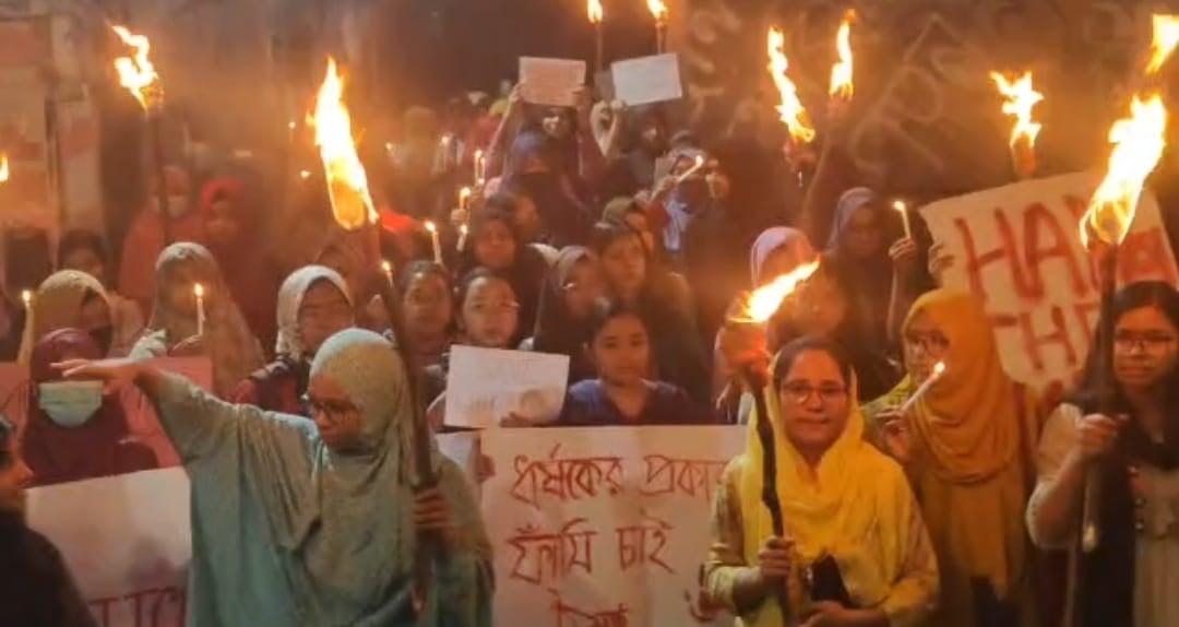 Torchlight procession demands death penalty for rapists