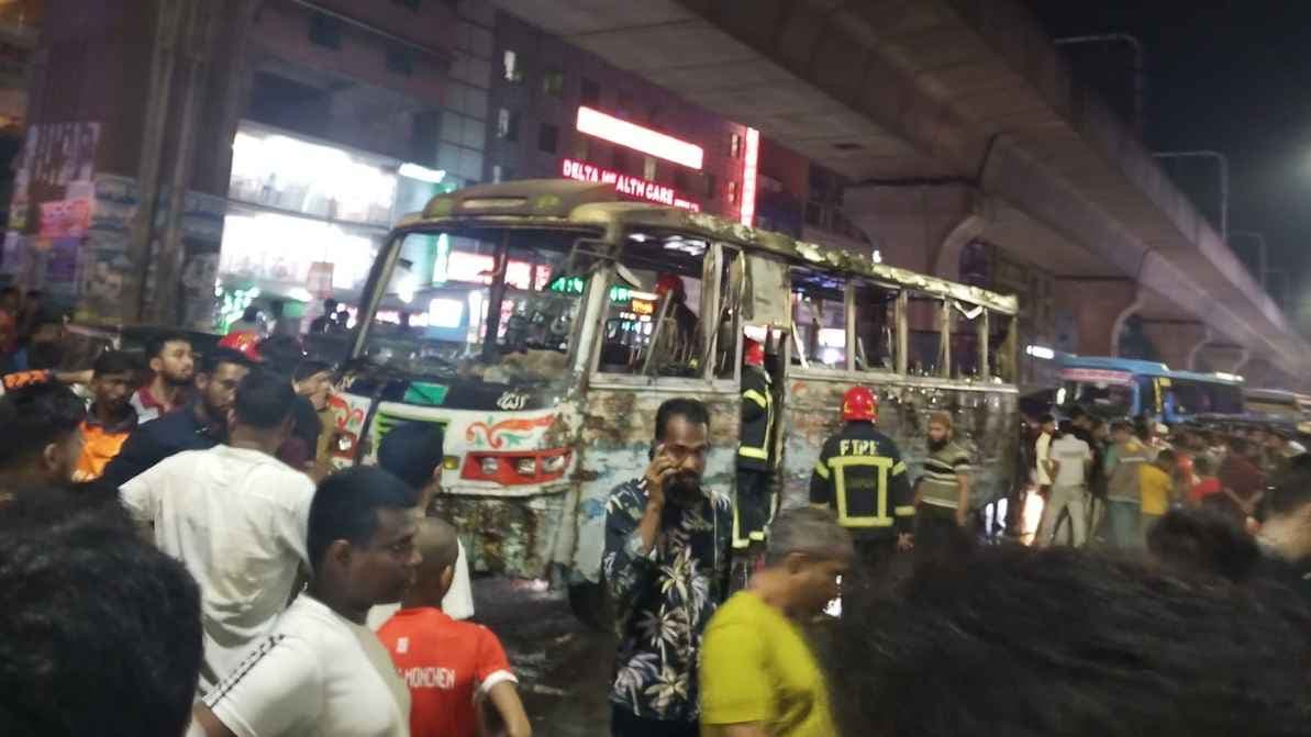 Fire on running bus in Mirpur, Fire Service brings under control
