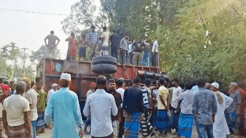 Five killed including three of same family in truck run-over in Kurigram