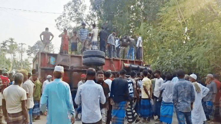Five killed including three of same family in truck run-over in Kurigram