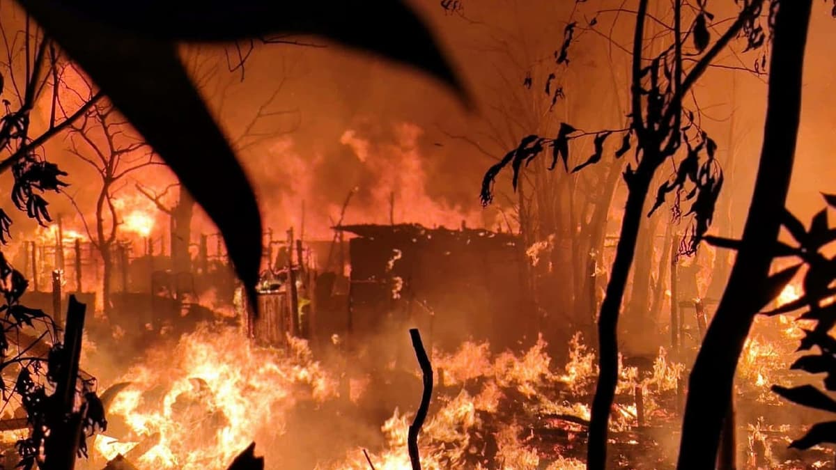 Devastating fire breaks out at Rohingya camp in Teknaf