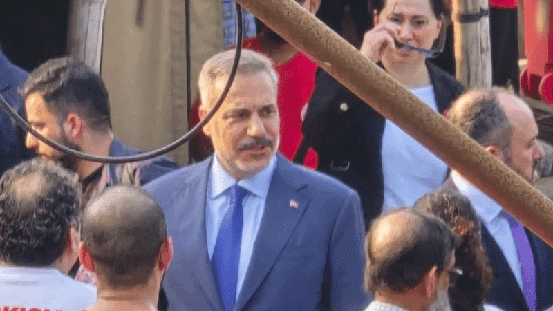Turkish FM visits Rohingya camp in Cox's Bazar