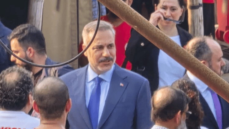 Turkish FM visits Rohingya camp in Cox's Bazar